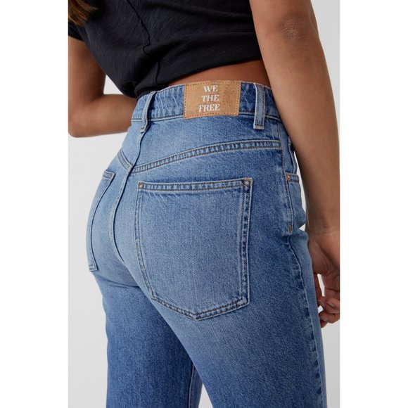 🎉LAST CHANCE🎉 FREE PEOPLE Pacifica Straight Leg Jeans / Mid Blue - Picture 5 of 7